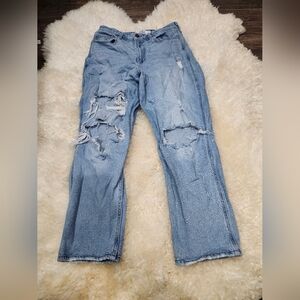 Hollister Curvy Ultra High Rise Mom Jean Light Distressed Straight-Leg Size 6